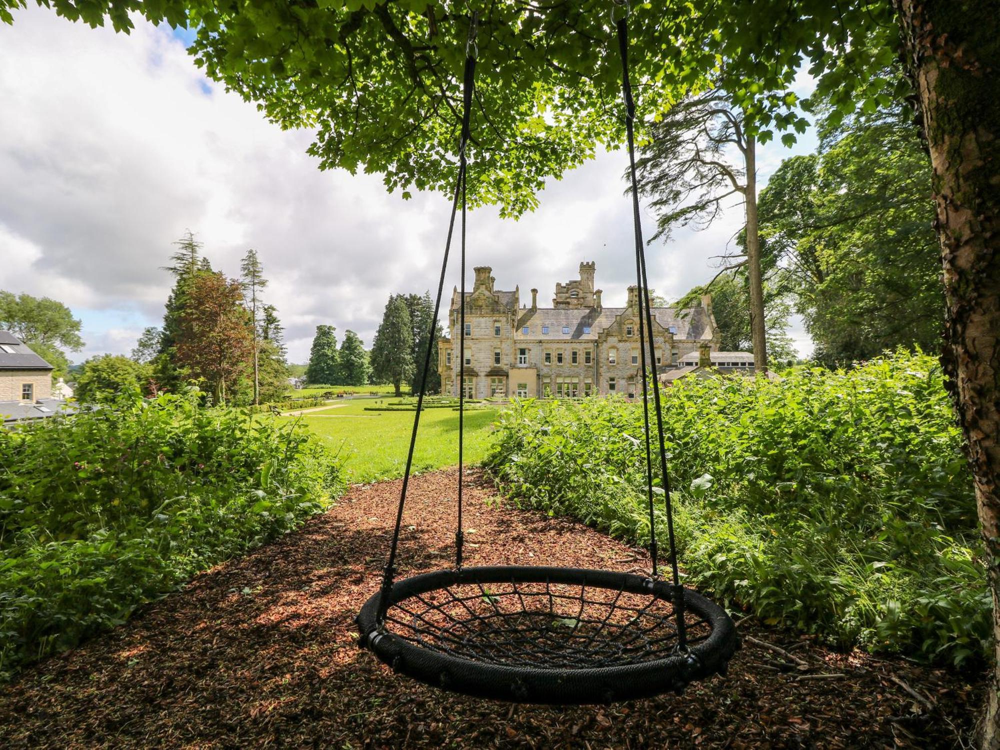 The Violet Suite Stone Cross Mansion Ulverston Buitenkant foto